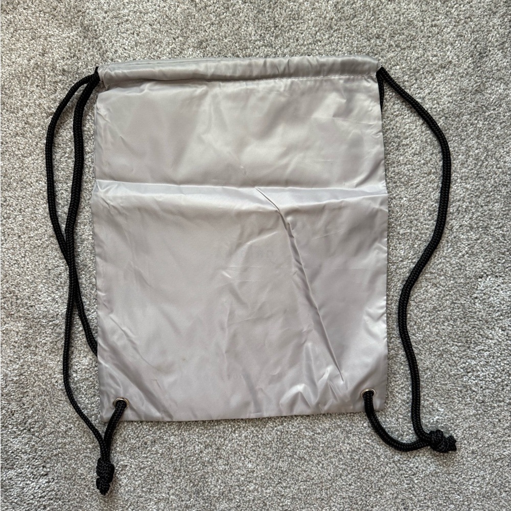 Hunter Silver Drawstring Backpack - Picture 3 of 3